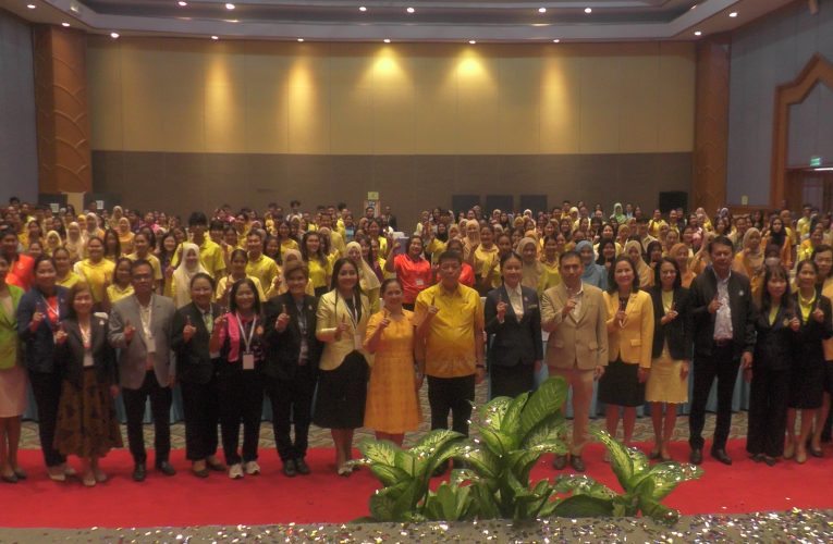 กระบี่ – พัฒนาเสริมสร้างสมรรถนะจรรยาบรรณต่อการเรียนการสอนในศตวรรษที่ 21
