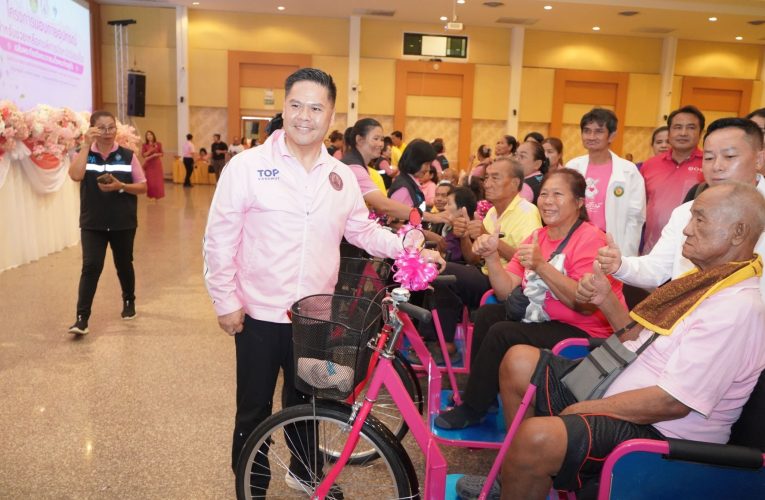 ร้อยเอ็ด – รัฐมนตรีฯ วราวุธ นำทีม พม. ส่งมอบกายอุปกรณ์ ช่วยเหลือผู้พิการในจังหวัดร้อยเอ็ด