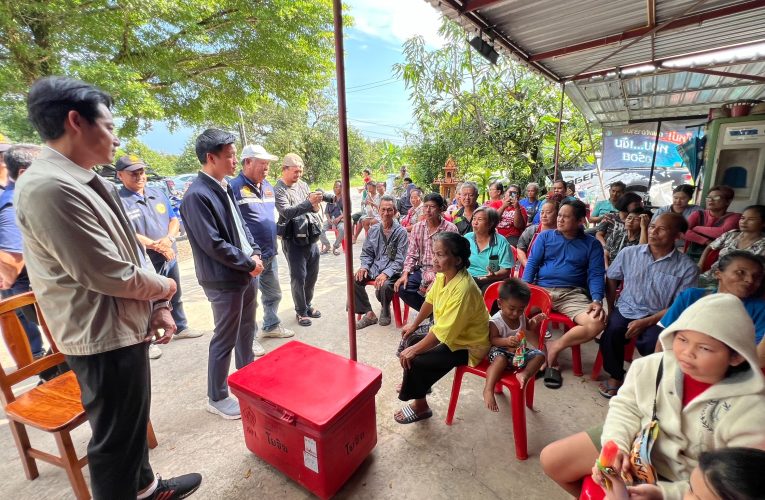 ตราด – พรรคฝ่ายค้านเยี่ยมบ้านชำรากจุดอันตรายชายแดน รับช่วยทุกเรื่อง เอาเข้าสภาพิจารณา