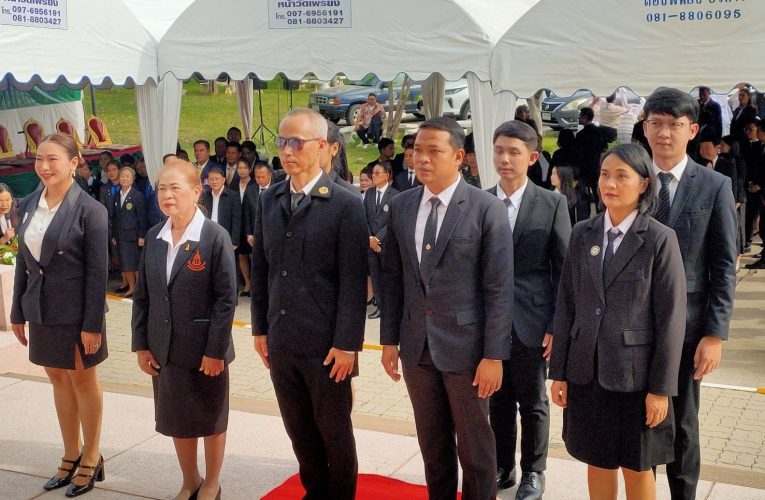 ศาลจังหวัดหัวหินจัดพิธีถวายพวงมาลาสดุดี “พระบิดาแห่งกฎหมายไทย” เนื่องในวันรพี