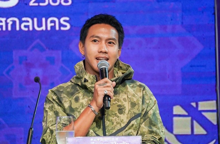 “ลีซอ” ธีรเทพ วิโนทัย อดีตนักเตะทีมชาติไทย ร่วมสร้างแรงบันดาลใจให้เยาวชน