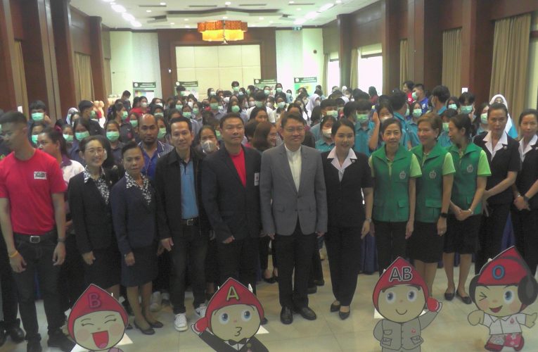 กระบี่ – สร้างเสริมคุณธรรมเยาวชนกระบี่มีจิตอาสาเสียสละมุ่งมั่นในการทำความดีอย่างต่อเนื่องทำดีทำง่ายให้เลือดหนุนสถานศึกษาเป็นศูนย์กลางกิจกรรมบริจาคโลหิตของชุมชน