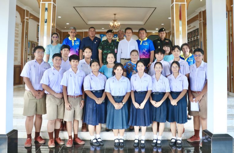 ฉะเชิงเทรา – ผบ.พล.ปลื้มนักเรียนจัดกิจกรรมปันสุขแด่ผู้พิทักษ์ของแผ่นดิน