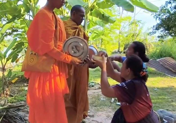 บุรีรัมย์ ทัวร์ลงครูหนุ่มทำคอนเทนต์พระวิ่งหนีระเบิดชายแดนพ้อคนอื่นก็ทำ