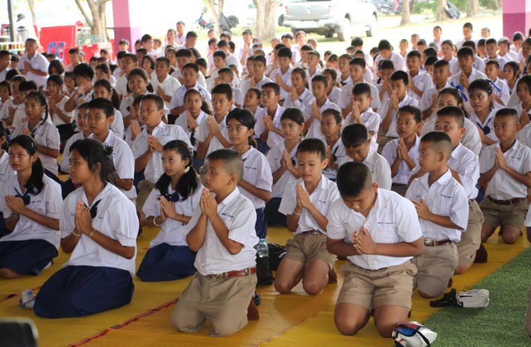 ร้อยเอ็ด จัดอบรมคุณธรรมจริยธรรม บ่มเพาะเยาวชนคนดีสู่สังคม อำเภอทุ่งเขาหลวง