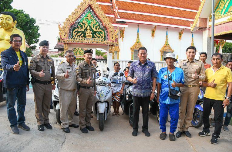 ผู้ว่าฯ ชลบุรี นำทีมลุยจัดระเบียบรถบริการสาธารณะบนเกาะล้าน สร่างมาตรฐานที่ดีด้านการท่องเที่ยว