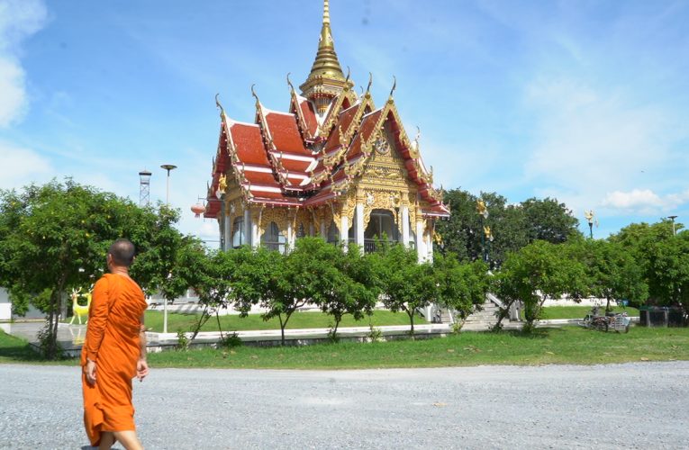 นครปฐม – ชมความอลังการพระอุโบสถสวยงาม 1 เดียว