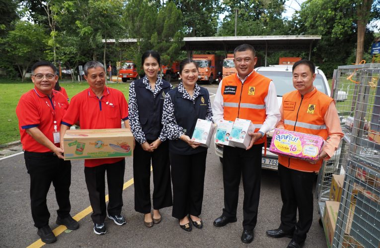 แม่ฮ่องสอน – ชาวแม่ฮ่องสอนรวมน้ำใจพร้อมส่งสิ่งของบรรเทาทุกข์ช่วยพื้นที่ประสบภัยชายแดนไทย-กัมพูชา