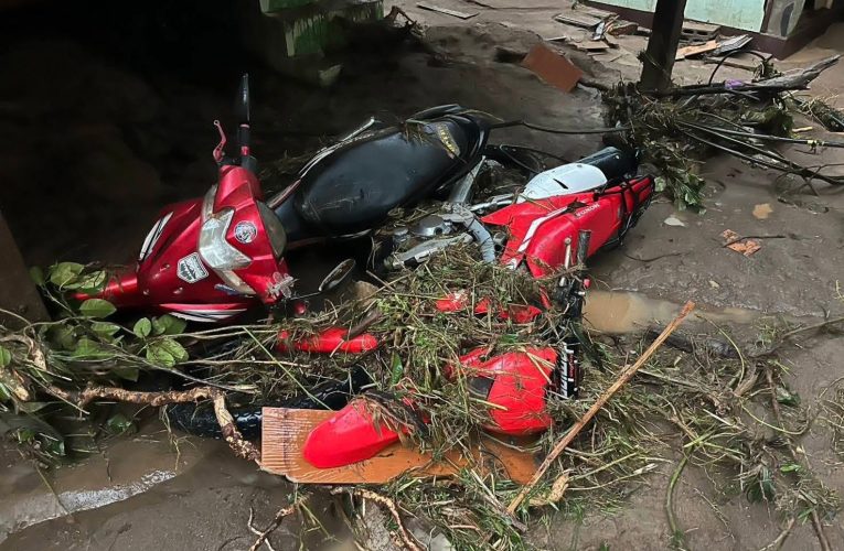 แม่ฮ่องสอน – พายุบัวลอยถล่มหลายพื้นที่แม่ฮ่องสอนอ่วมหนัก