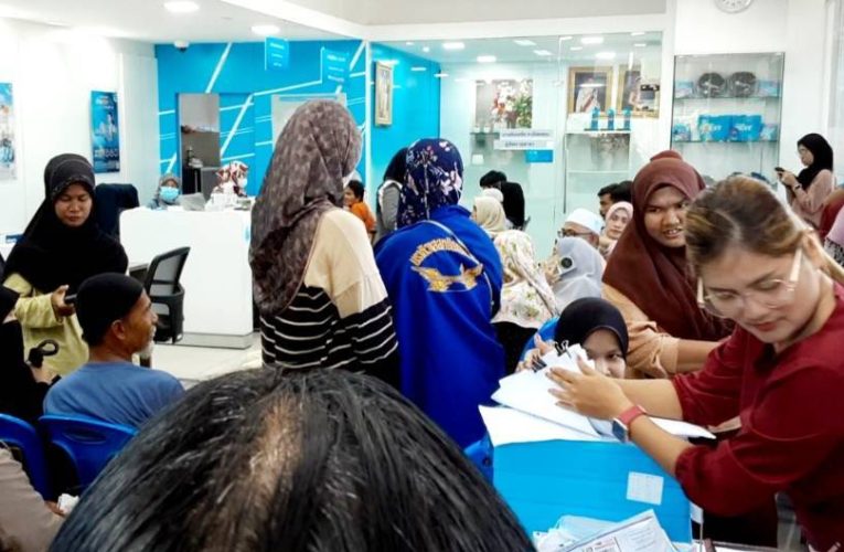 ธนาคารกรุงไทย ทั้ง 2 สาขาเขตอำเภอเมืองนราฯ ชี้แจงผู้มารอยืนยันตัวตน “แอปเป๋าตังค์” โครงการ “คนละครึ่ง พลัส 2568”