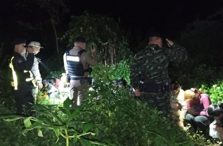 กาญจนบุรี ทหารฉก.ลาดหญ้า ตร. ฝ่ายปกครอง ตชด. จับกุมแรงงานต่างด้าว14คน