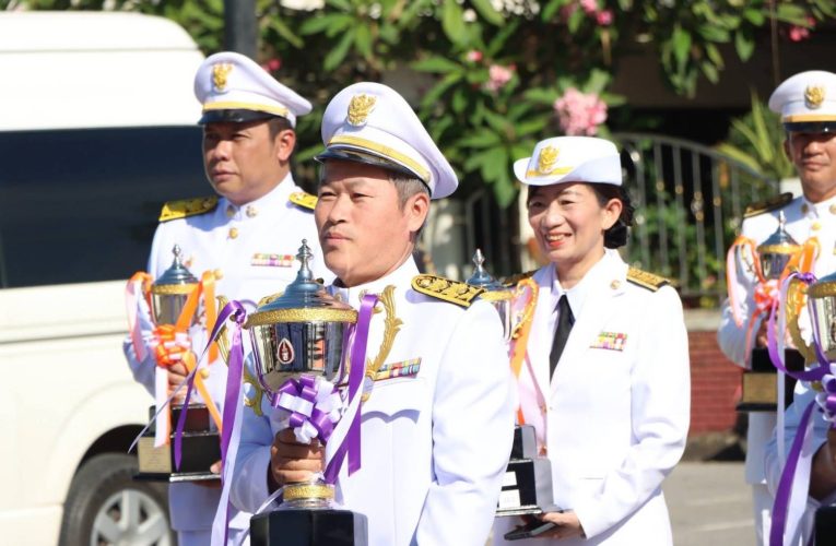 นครพนม​ ศึกแห่งสายน้ำโขง! เปิดฉากการแข่งขันเรือยาวประเพณีไทย-ลาว ชิงถ้วยพระราชทาน