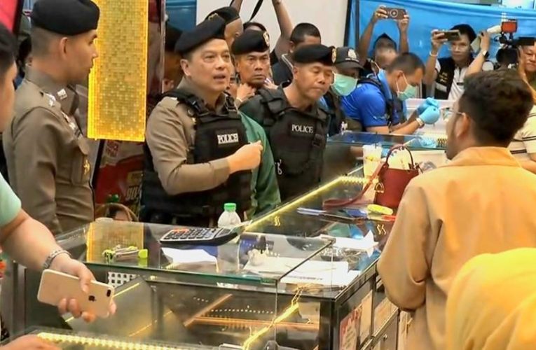 ผบ.ตร.’ มอบหมาย ‘ผช.ธนพล’ บินลงนราฯ ตามคดีอุกอาจ ‘ปล้นห้างทองเยาวราชกรุงเทพ’ ภายใน Big C – ธุรกิจห้างร้านเมืองโก-ลก ดิ่งลงเหว.!