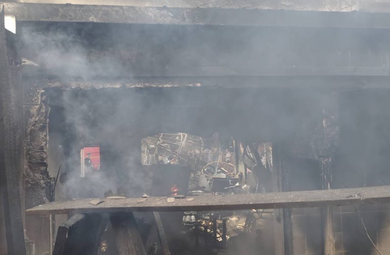 ปทุมธานี แก๊สหุงต้มระเบิดในบ้านพักเกิดเพลิงไหม้ มีบาดเจ็บ 7 ราย เสียชีวิต 1 ราย