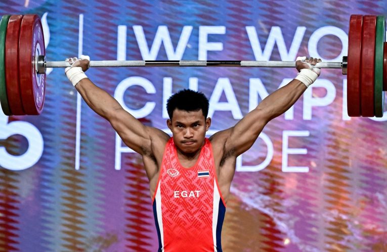 “เวฟ” วีรพล วิชุมา คว้ารางวัลนักกีฬายอดเยี่ยมชาย