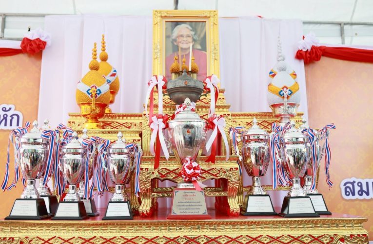 นายกเทศมนตรีเมืองราชบุรี ร่วมพิธีเปิดการแข่งขันเรือยาวประเพณีตำบลโพหัก (ชิงถ้วยพระราชทานสมเด็จพระศรีนครินทราบรมราชชนนี)