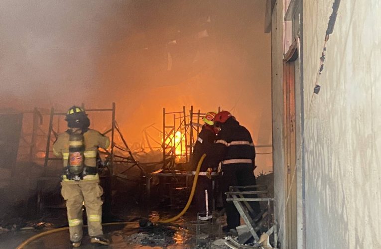 ปทุมธานี เพลิงโหมหนักไหม้โกดังสินค้าดับเพลิงกว่า20คันยังคุมเพลิงไม่ได้