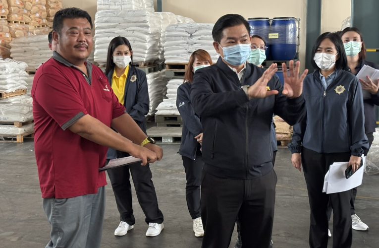 สมุทรปราการ เลขาฯ ป.ป.ส.ลุยตรวจโรงงานเคมีสมุทรปราการ“NO Chemical No Drugs”อายัดสารเคมีกว่า 20 ตัน สกัดต้นทางยาเสพติด