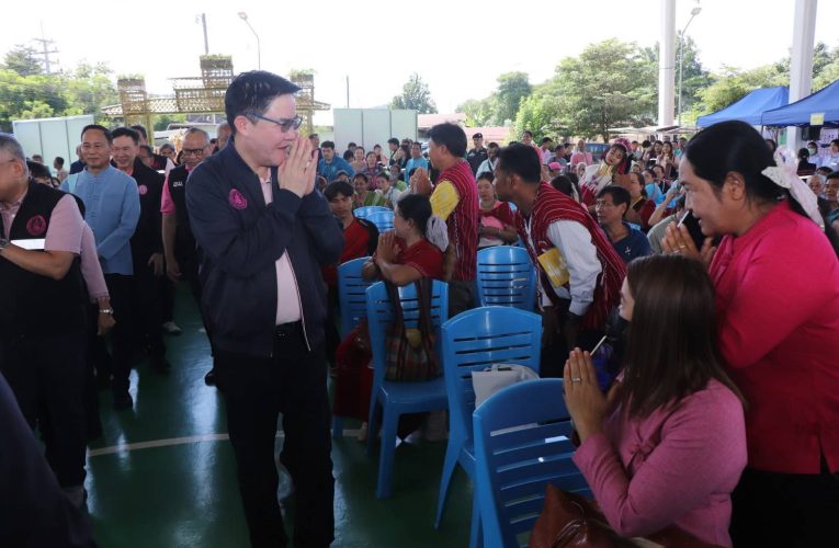 รัฐมนตรีพม.ลงพื้นที่บ้านผาบ่อง