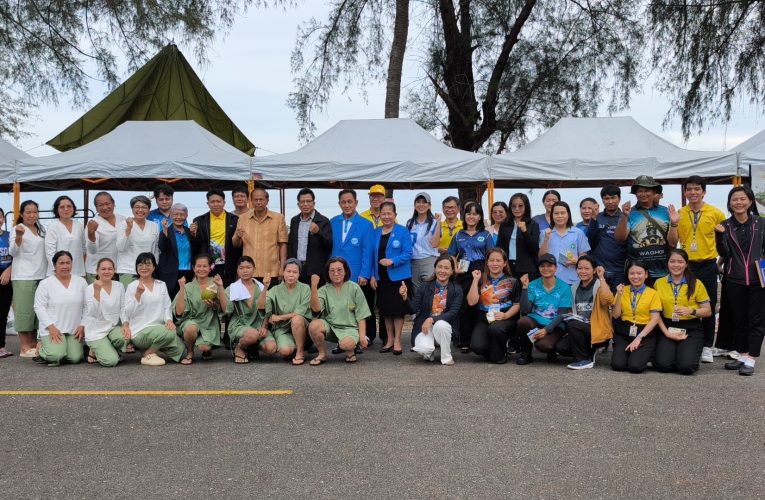 ผู้ว่าฯ ประจวบฯ เปิด “ต้นแบบศูนย์การเรียนรู้สปาทราย” ที่ชายหาดหว้ากอ