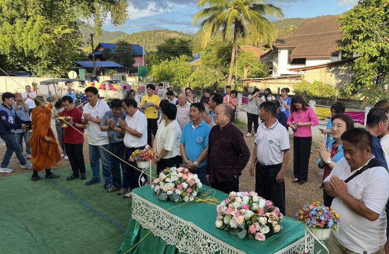 นายกเทศมนตรีเทศบาลตำบลเชิงดอย พร้อมผู้บริหาร เปิดศูนย์พัฒนาเด็กเล็กบ้านแม่ดอกแดง