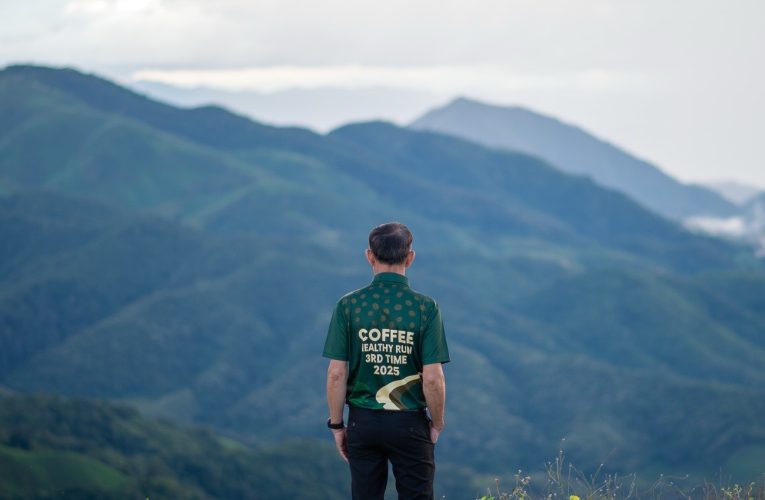 อบต.ห้วยห้อม อำเภอแม่ลาน้อย เชิญชวนวิ่งเพื่อสุขภาพ ส่งเสริมการท่องเที่ยวตำบลห้วยห้อม Coffee Healthy Run 3RD Time 2025 “ จิบกาแฟ แลดูลาเปอร์ ”