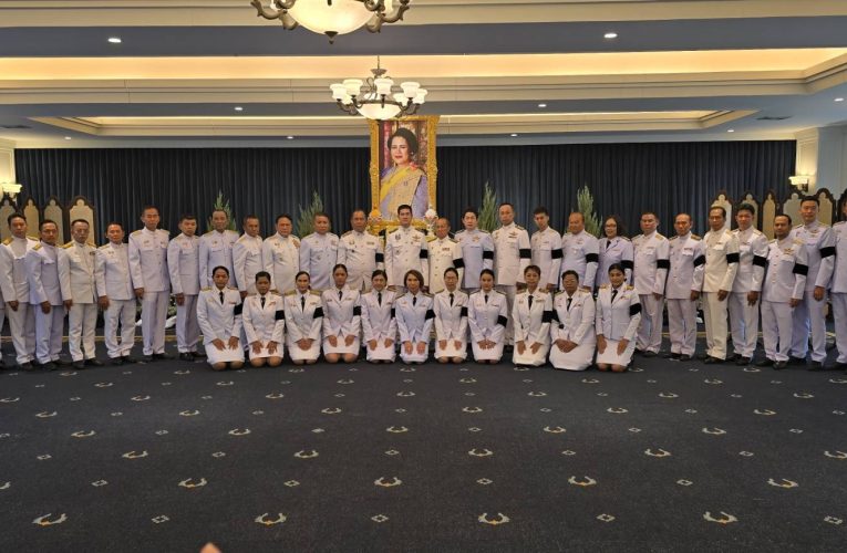 ประชาชนจังหวัดประจวบคีรีขันธ์พร้อมใจถวายน้ำสรงพระศพ สมเด็จพระนางเจ้าสิริกิติ์ พระบรมราชินีนาถ พระบรมราชชนนีพันปีหลวง