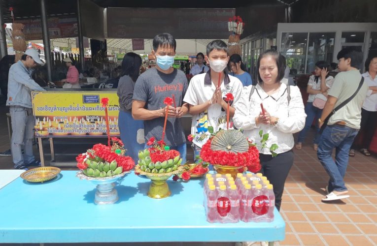 ปทุมธานี สายมูแก้บนท้าวเวสฯลูกชายได้ 4 ทุกวิชาตนได้โชคกว่า 20 งวด ไอ้ไข่ให้โชคมาแล้วไม่ต่ำกว่า 10 งวด