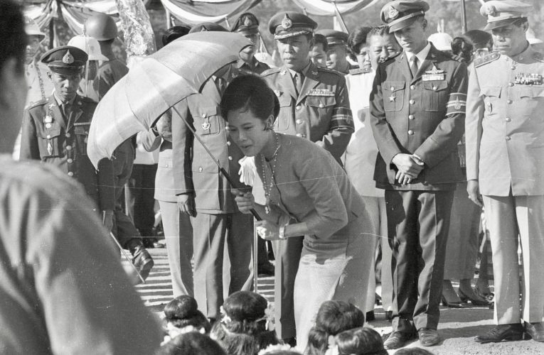 แม่ฮ่องสอน – พระกลดพระราชทานอายุกว่า 60 ปีกับความทรงจำคุณป้า