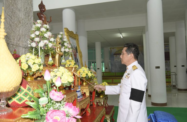 จังหวัดนนทบุรีประกอบพิธีบำเพ็ญกุศลสวดพระอภิธรรม อุทิศถวายพระราชกุศล แด่สมเด็จพระนางเจ้าสิริกิติ์ พระบรมราชินีนาถ พระบรมราชชนนีพันปีหลวง