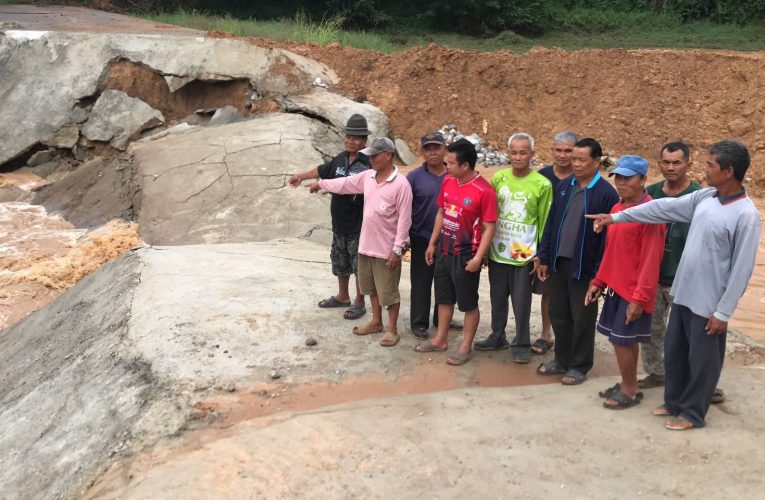 ชัยภูมิน้ำป่าจากเขาพังเหยซัดฝายที่พึ่งซ่อมด้วยงบ2ล้านแตกซ้ำเป็นรอบที่3ของปี