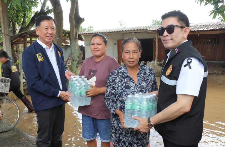กาญจนบุรี “มท.3 พร้อมด้วย ผู้ว่าฯ กาญจนบุรี” ลงพื้นที่ตรวจเยี่ยมและให้กำลังใจ พร้อมมอบถุงยังชีพประชาชนผู้ประสบอุทกภัย