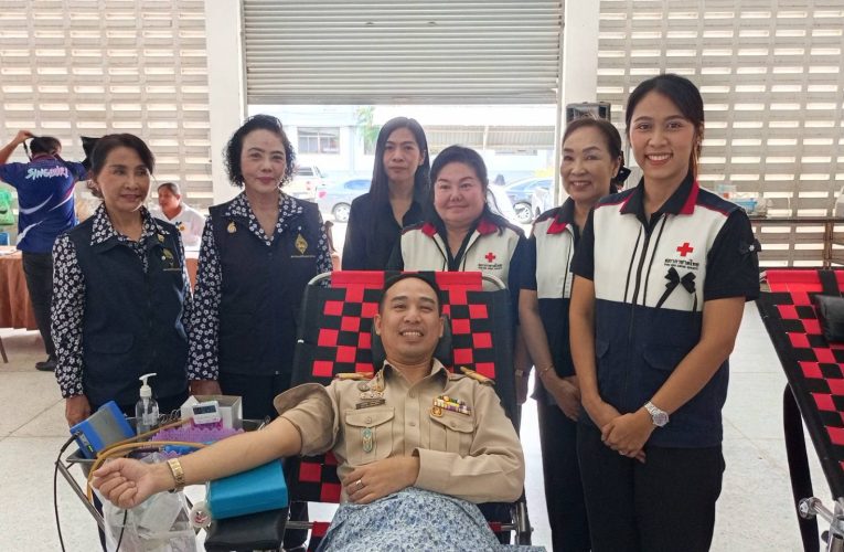 สิงห์บุรี / เหล่ากาชาดจังหวัดสิงห์บุรีร่วมกิ่งกาชาดอำเภอค่ายบางระจัน จัดกิจกรรมบริจาคโลหิตถวายเป็นพระราชกุศล