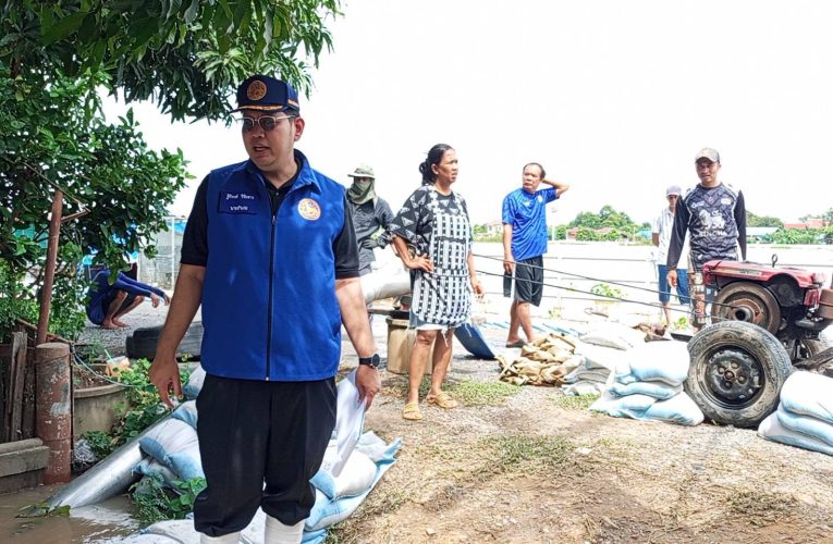 สิงห์บุรี / นายอำเภอพรหมบุรี ลงพื้นที่ตรวจสถานการณ์น้ำและให้กำลังใจประชาชนในพื้นที่ตำบลโรงช้าง