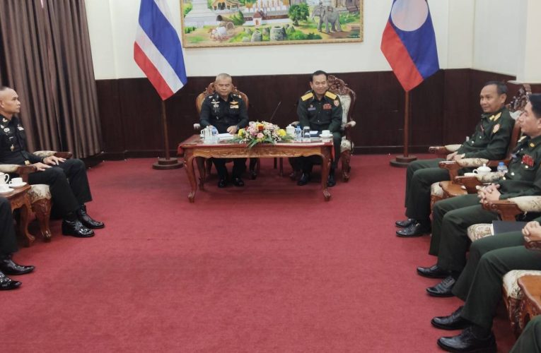 แม่ทัพภาค 2 เดินทางกระชับความสัมพันธ์อันดีระหว่างกองทัพไทยกับกองทัพประชาชนลาว ในโอกาสเข้ารับตำแหน่งแม่ทัพภาคที่ 2 คนใหม่