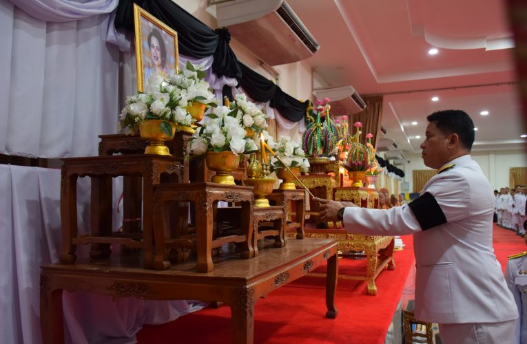 นายอำเภอศรีบุญเรือง นำพสกนิกรชาวอำเภอศรีบุญเรืองบำเพ็ญกุศลสมเด็จพระนางเจ้าสิริกิติ์ พระบรมราชินีนาถ พระบรมราชชนนีพันปีหลวง ในวาระครบ 15 วัน (ปัณรสมวาร)