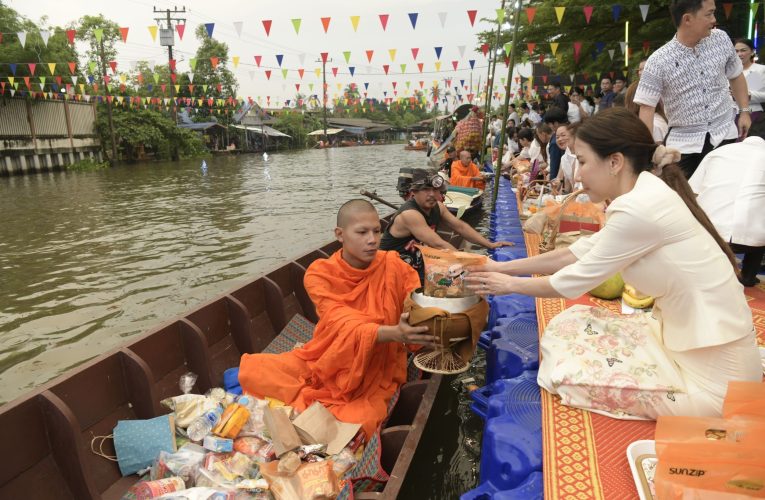 นนทบุรี-งานสืบสานวัฒนธรรมทางสายน้ำตักบาตรพระ 108 ประจำปี 2568