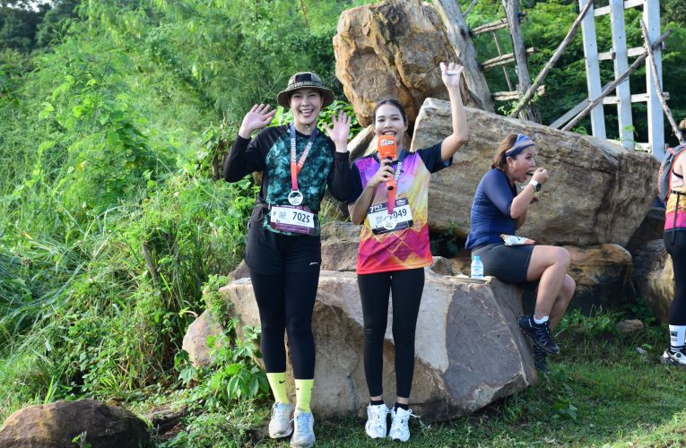 จังหวัดหนองบัวลำภู จับมือภาคเอกชนดึงนักวิ่งเทรลทั่วประเทศร่วมพิชิตธรรมชาติอันสวยงามบนเทือกเขาภูเก้า รอบอ่างเก็บน้ำเขื่อนลำน้ำบอง กับรายการส่งเสริมการท่องเที่ยวเชิงกีฬา (Sports Tourism) รายการยิ่งใหญ่แห่งปี “PHUKAO TRAIL RUNNING 2025” อุทยานแห่งชาติภูเก้า-ภูพานคำ เป็นครั้งแรกในรอบ 32 ปี ก่อนฟ้าสาง