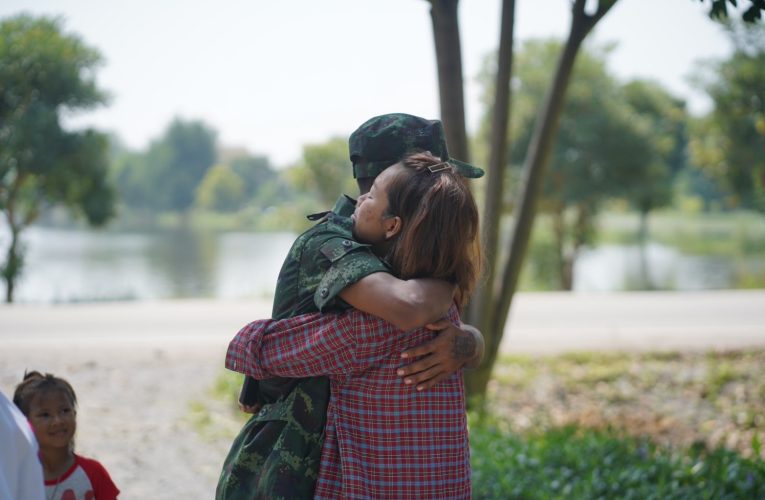 กาญจนบุรี พล.ร.9 โดย ร.29 เอาใจใส่ดูแลน้องคนเล็กของกองทัพบก ที่ได้รับผลกระทบจากเหตุอุทกภัย เพราะเราคือครอบครัวเดียวกัน