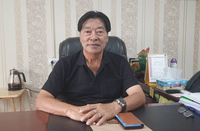 ปทุมธานี นายกบึงกาสามเร่งหน่วยงานเข้าช่วยเหลือประชาชนสูบน้ำกันกระสอบทรายหลังฝนตกหนักท่วมหลายพื้นที่