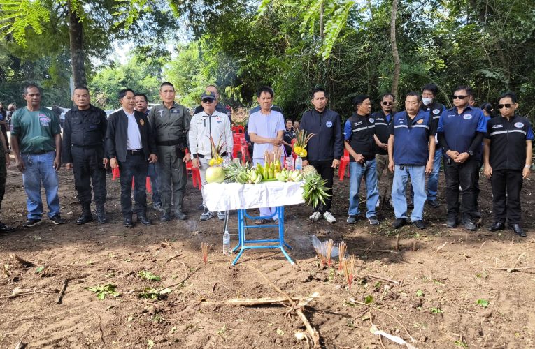 จันทบุรี/“พลังรักแผ่นดินของคนชายแดนเปิดทางยุทธศาสตร์เส้นใหม่” ชาวหนองตาคง รวมพลังเปิดป่า–สร้างถนนเลียบชายแดน 5 กิโลเมตร หนุนภารกิจทหารปกป้องอธิปไตยไทย