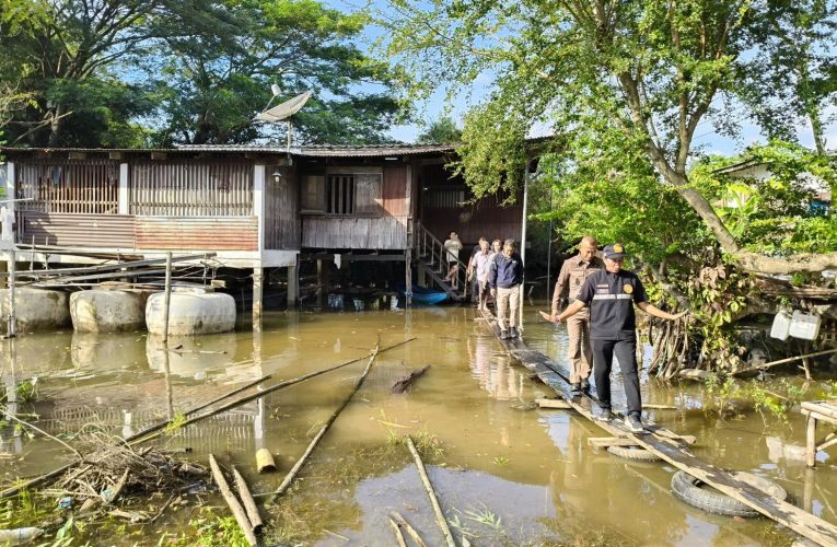 ชาวลพบุรีเปิดพื้นที่รับน้ำจากเขื่อนเจ้าพระยาช่วยจังหวัดท้ายน้ำ