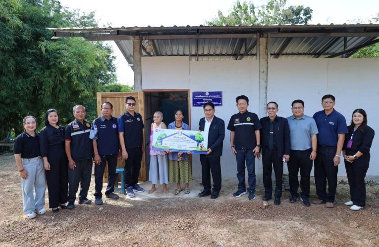 องค์การบริหารส่วนจังหวัดอุตรดิตถ์มอบบ้านให้กับผู้สูงอายุ คนพิการ และผู้ยากไร้สามารถใช้ชีวิตประจำวันได้ดียิ่งขึ้น และแก้ไขปัญหาความเดือดร้อนให้กับประชาชนในพื้นที่ต่อไป