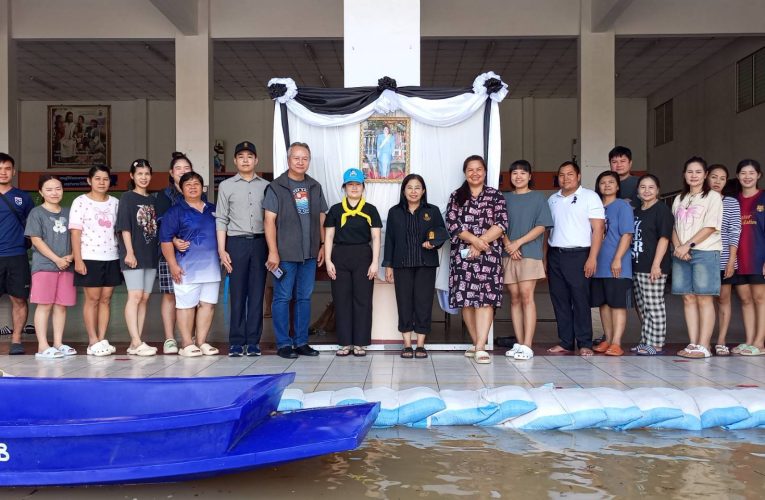 สิงห์บุรี /ศึกษาธิการจังหวัดสิงห์บุรี ตรวจเยี่ยมและมอบสิ่งของให้โรงเรียนพระกุมารเยซูบ้านแป้ง