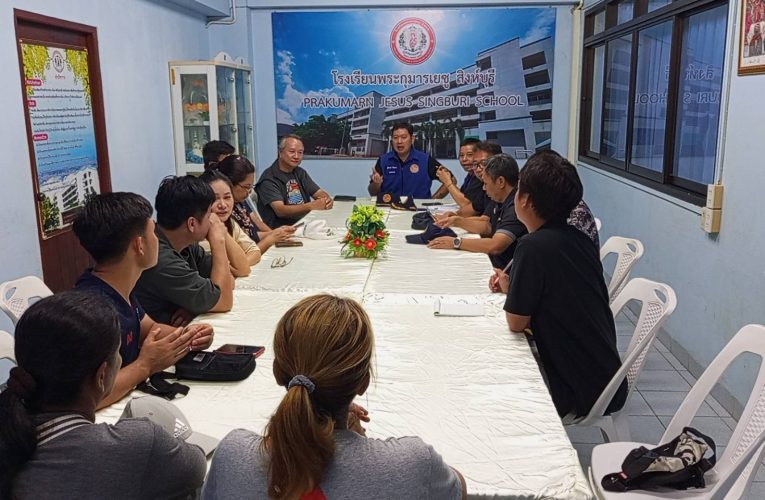 สิงห์บุรี / จัดตั้งศูนย์ประสานงานช่วยเหลือผู้ประสบอุทกภัย โรงเรียนพระกุมารเยซู สิงห์บุรี