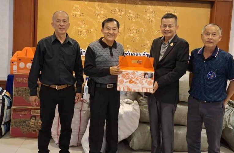 สมาคมนักข่าวประชาสัมพันธ์ จ.ราชบุรี พร้อมด้วยคณะทัวร์บุญและสื่อมวลชนภาคกลาง-สื่อมวลชนภาคเหนือ จัดโครงการสื่อทั่วไทยช่วยภัยหนาว จ.แพร่