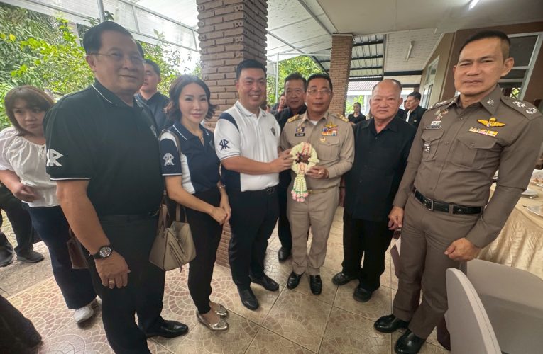 ผู้ว่าฯ ระยอง คนใหม่ แต่เป็นคนเดิม หวนกลับมานั่งเก้าอี้ผู้ว่าฯ ระยองอีกรอบ เดินทางเข้าที่พักจวนผู้ว่าฯ มีส่วนราชการ และภาคเอกชนต้อนรับอบอุ่น