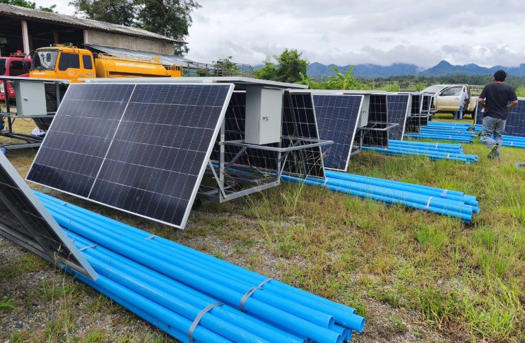 มอบเครื่องสูบน้ำพลังงานแสงอาทิตย์พื้นที่ภัยแล้ง