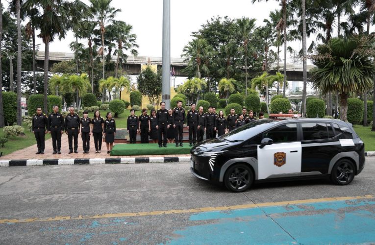 เปิดกิจกรรมจิตอาสาบำเพ็ญสาธารณประโยชน์และสาธารณกุศล เพื่อเฉลิมพระเกียรติพระบาทสมเด็จพระมงกุฎเกล้าเจ้าอยู่หัว เนื่องในโอกาสวันคล้ายวันสวรรคตครบ 100 ปี