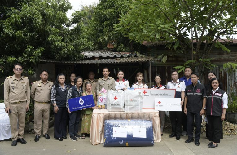 จังหวัดนนทบุรีลงพื้นที่ตรวจเยี่ยมและให้ความช่วยเหลือผู้ทูลเกล้าฯ ขอพระราชทานความช่วยเหลือด้านที่อยู่อาศัย